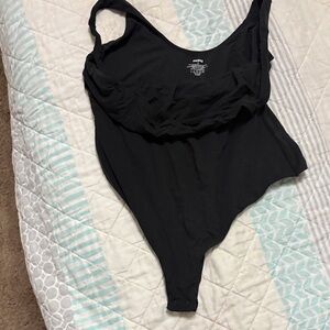 SKIMS Sleek Black Apparel